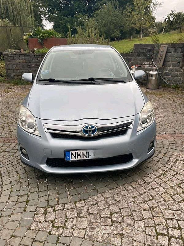 Blau Gebraucht 2012 Toyota Auris Hybrid Executive Limousine | 7.000 € (Superpreis) - Bild 1/4
