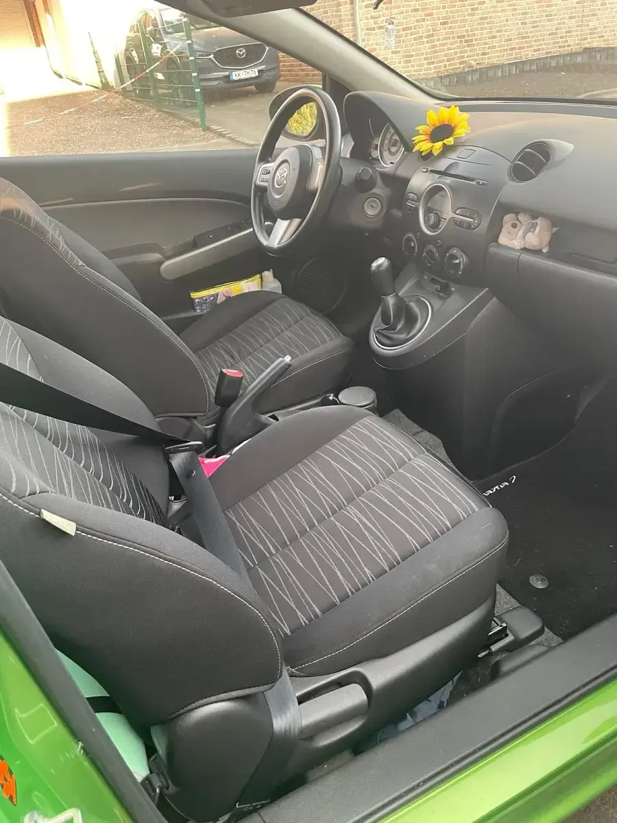 Gebraucht Mazda 2 75 PS (55 kW) 2009 Grün Kleinwagen