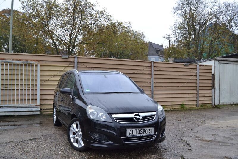 Schwarz Gebraucht 2008 Opel Zafira Sport Van / Kleinbus | 5.980 € (Teuer) - Bild 1/4