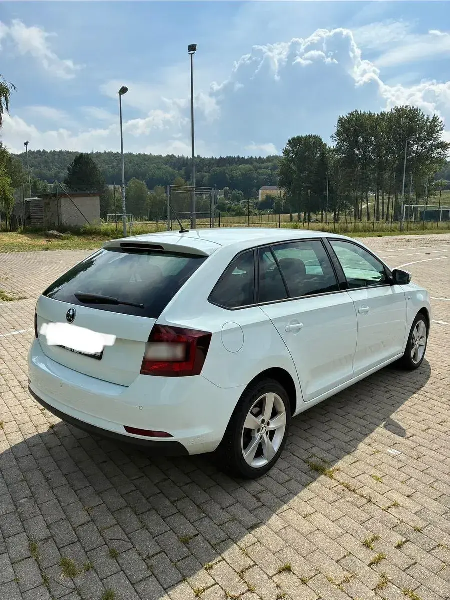 Gebraucht Skoda Rapid Clever 110 PS (80 kW) 2018 Weiß Kleinwagen