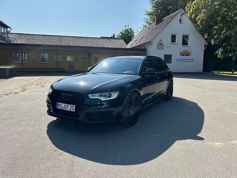Schwarz Gebraucht 2014 Audi A6 Ambiente Kombi | 22.300 € (Teuer) - Bild 1/4