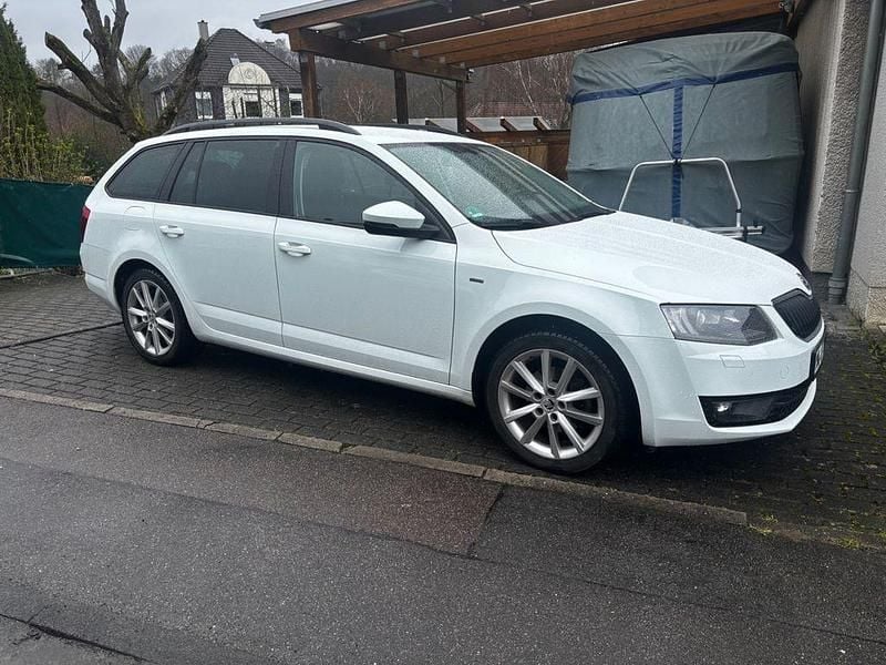 Gebraucht Skoda Octavia Joy 110 PS (80 kW) 2016 Weiß Kleinwagen