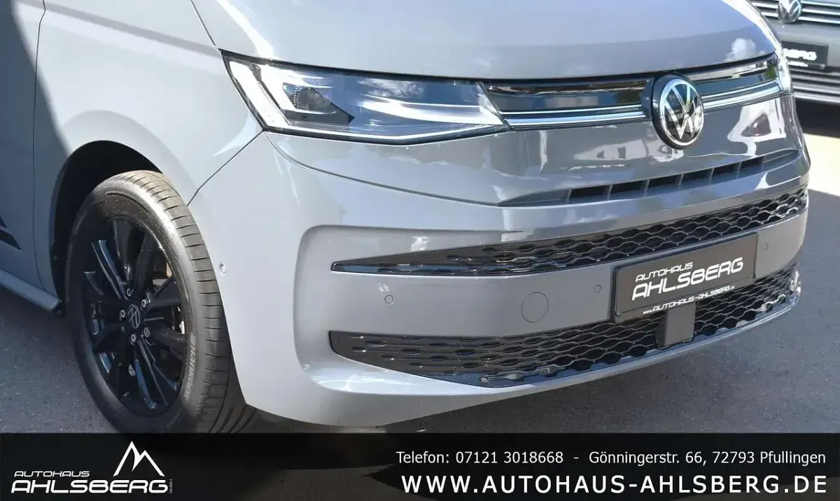 Gebraucht VW Multivan Edition 150 PS (110 kW) 2025 Pure grey Van / Kleinbus