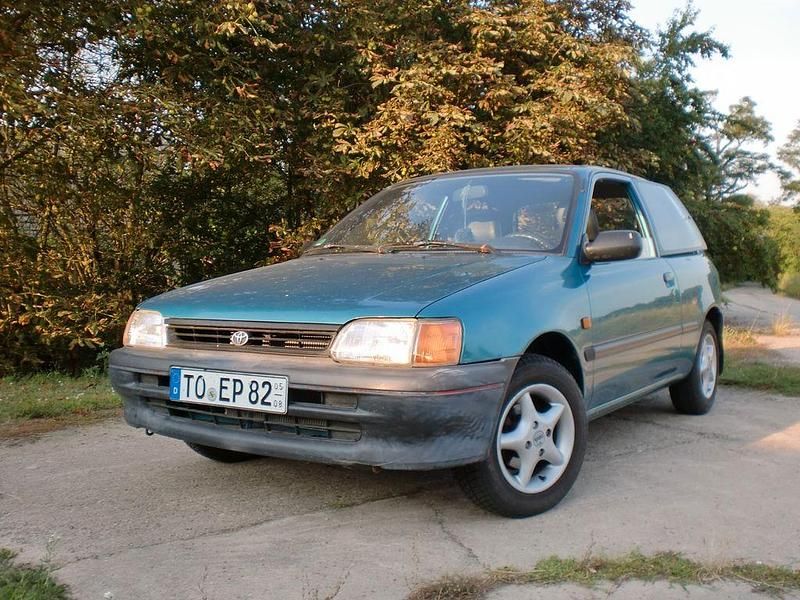 Gebraucht Toyota Starlet 75 PS (55 kW) 1996 Blau Kleinwagen