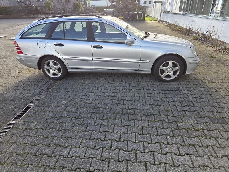 Silber Gebraucht 2007 Mercedes C180 Classic Kombi | 2.950 € (Guter Preis) - Bild 1/4