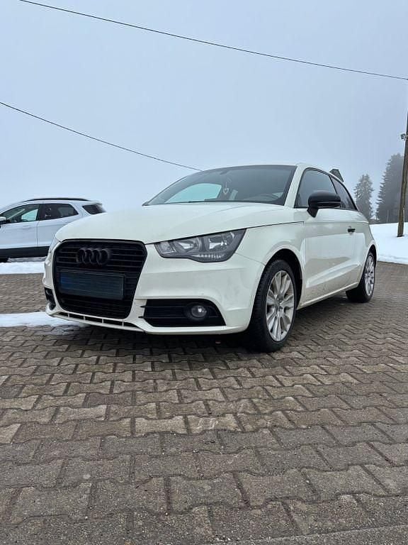 Gebraucht Audi A1 Ambition 105 PS (77 kW) 2011 Weiß Kleinwagen