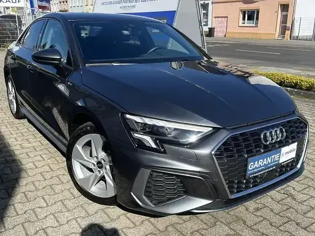 Gebraucht Audi A3 S-Line 150 PS (110 kW) 2023 Daytonagrau Limousine