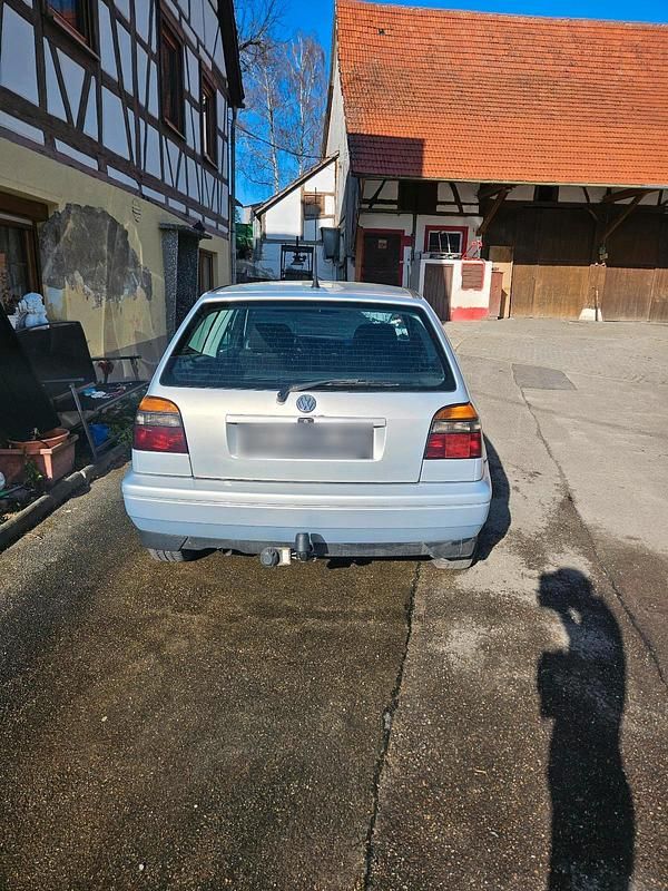 Gebraucht VW Golf III 75 PS (55 kW) 1997 Silber Kleinwagen