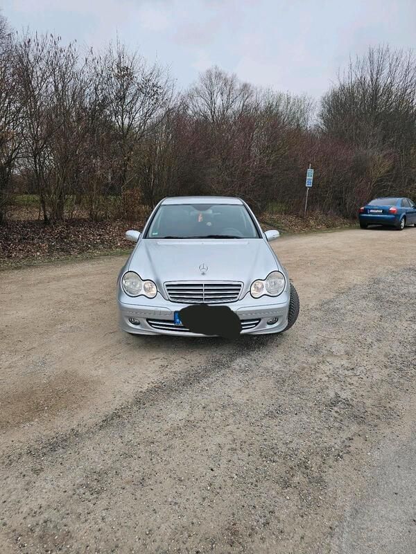 Grau Gebraucht 2006 Mercedes C180 Limousine | 3.500 € (Fairer Preis) - Bild 1/4