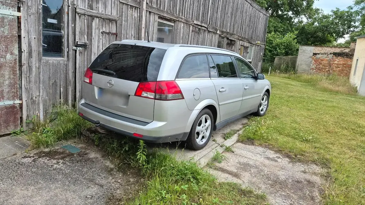 Gebraucht Opel Vectra 140 PS (102 kW) 2008 Silber Kombi