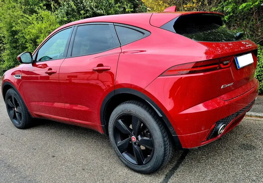 Gebraucht Jaguar E-Pace R-Dynamic 179 PS (131 kW) 2018 Rot SUV
