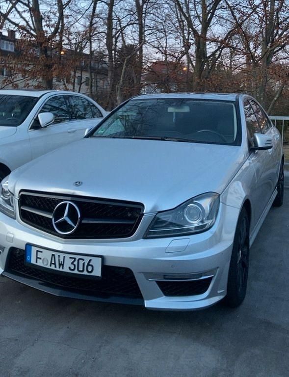 Silber Gebraucht 2012 Mercedes C350 Elegance Limousine | 18.000 € (Teuer) - Bild 1/4