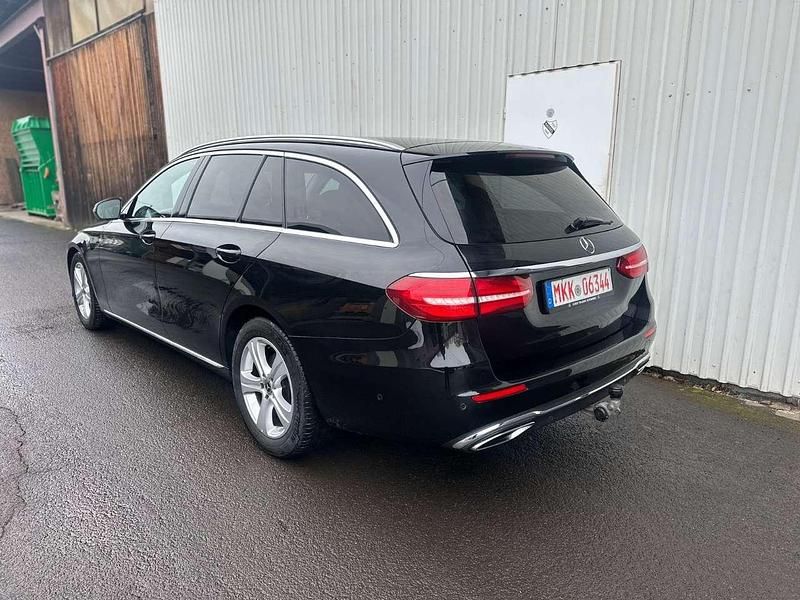 Gebraucht Mercedes E220 194 PS (142 kW) 2017 Obsidianschwarz Kombi