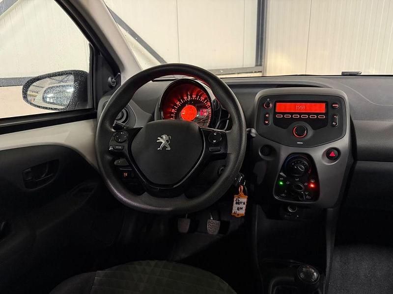 Gebraucht Peugeot 108 Active 72 PS (52 kW) 2020 Weiß Limousine