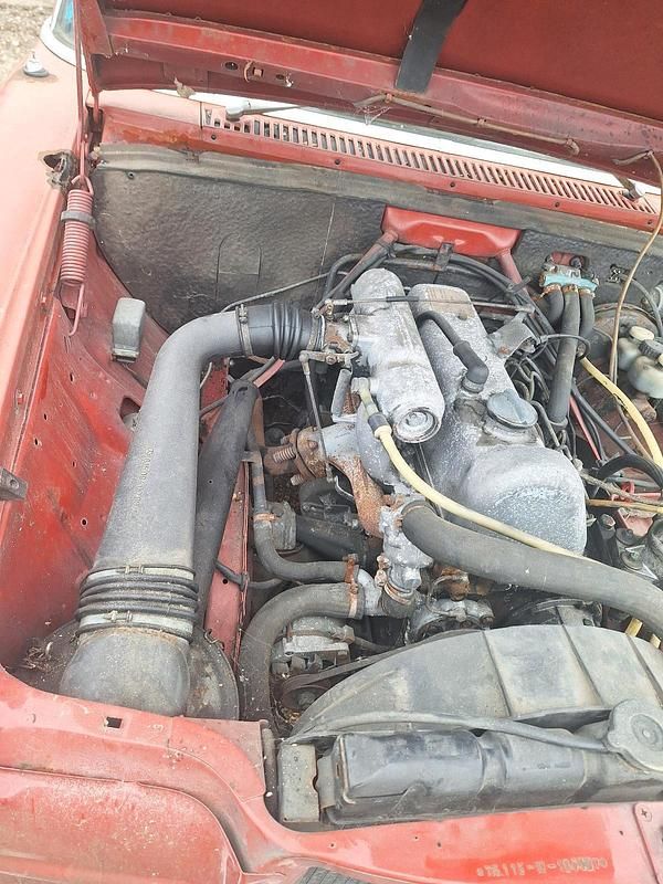 Gebraucht Mercedes W114 65 PS (47 kW) 1972 Rot Limousine