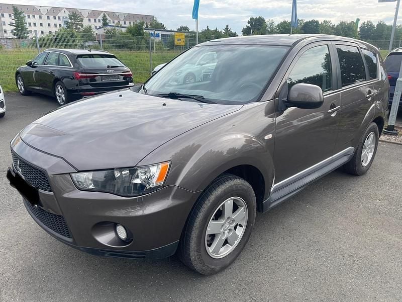 Braun Gebraucht 2010 Mitsubishi Outlander SUV | 4.999 € (Superpreis) - Bild 1/4