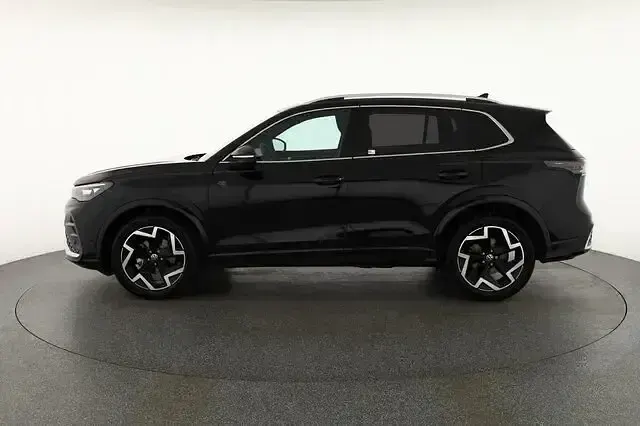 Gebraucht VW Tiguan R-line 150 PS (110 kW) 2024 Schwarz SUV