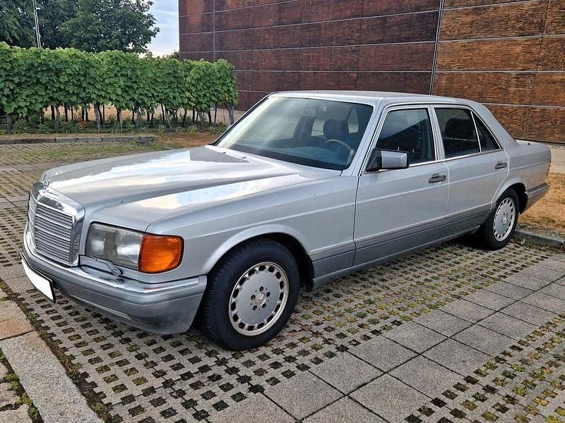 Silber Gebraucht 1989 Mercedes S300 SE Limousine | 9.800 € - Bild 1/4