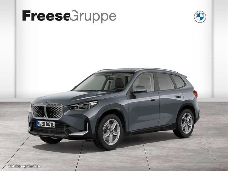Grau Gebraucht 2024 BMW iX1 Comfort Edition SUV | 47.990 € (Etwas zu teuer) - Bild 1/4