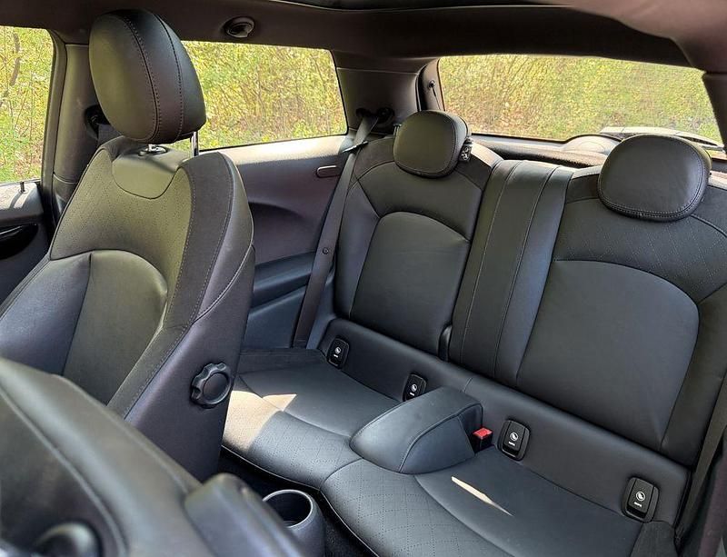 Second-hand Mini John Cooper Works 192 CP (141 kW) 2016 Negru Hatchback