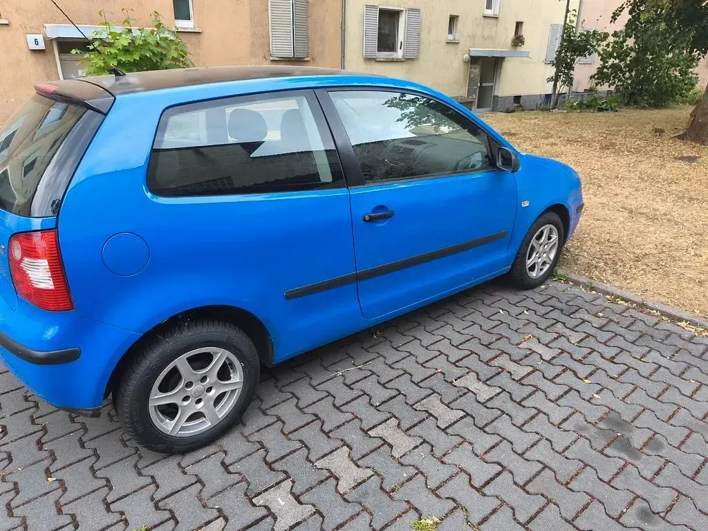 Gebraucht VW Polo Trendline 64 PS (47 kW) 2002 Blau Limousine