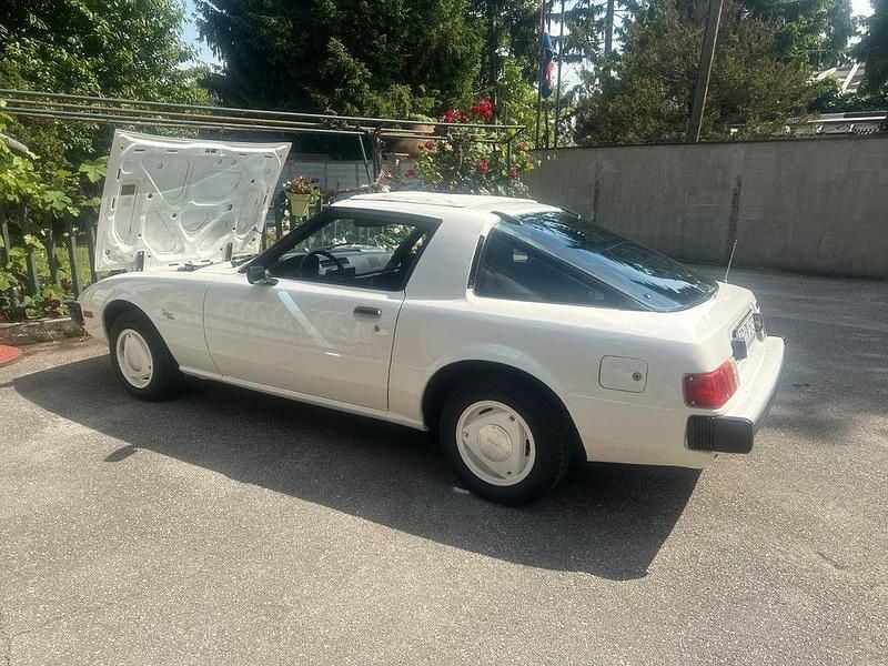Weiß Gebraucht 1979 Mazda RX7 Kleinwagen | 11.000 € - Bild 1/3