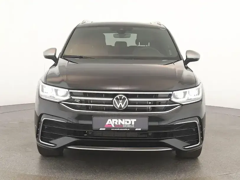 Gebraucht VW Tiguan Allspace R-line 193 PS (141 kW) 2024 Deep black perleffekt SUV