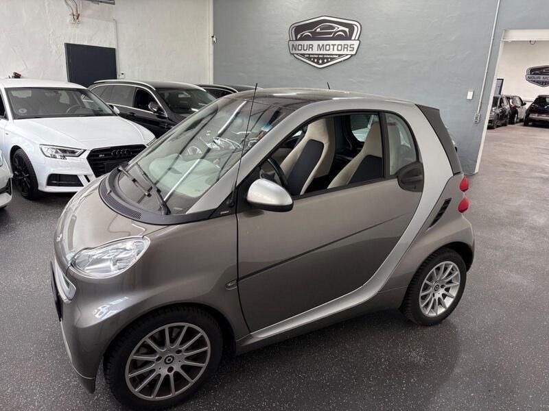 Silber Gebraucht 2011 Smart ForTwo Coupé Coupé | 3.200 € (Fairer Preis) - Bild 1/4