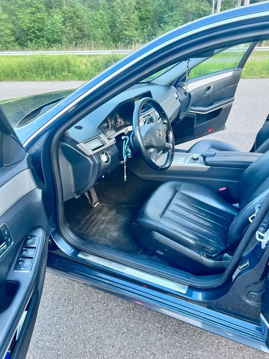 Gebraucht Mercedes E300 204 PS (150 kW) 2010 Grau Limousine