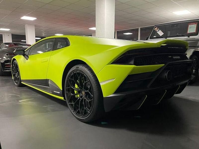 Gebraucht Lamborghini Huracán 639 PS (469 kW) 2021 "verde shock" hellgrün matt Coupé