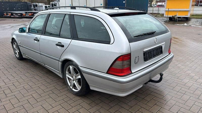 Gebraucht Mercedes C180 129 PS (94 kW) 2000 Silber Kombi
