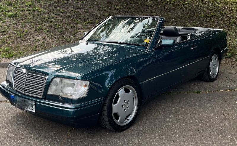 Grün Gebraucht 1997 Mercedes E220 Edition Cabrio | 19.900 € (Guter Preis) - Bild 1/4