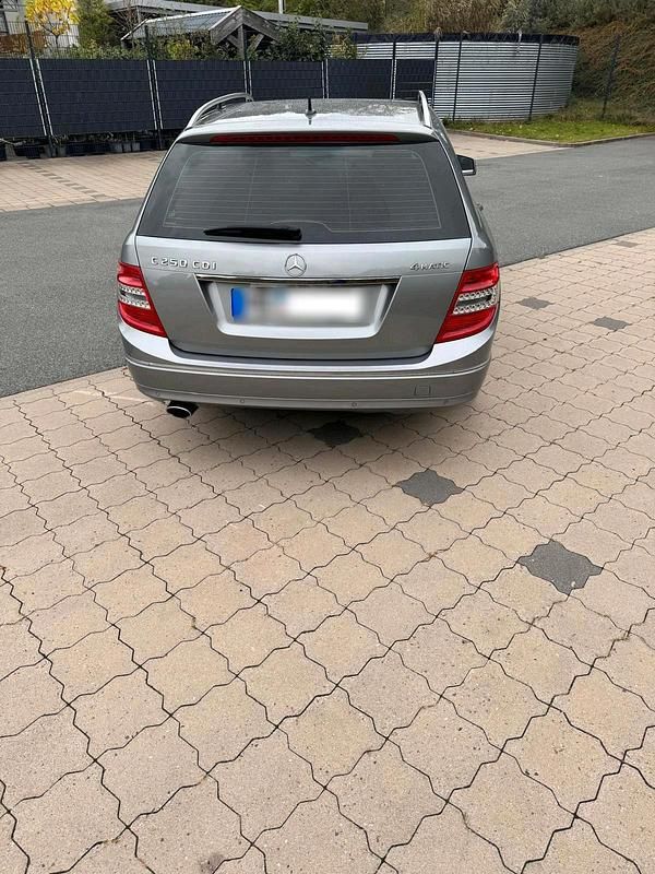 Gebraucht Mercedes C250 204 PS (150 kW) 2010 Silber Kombi