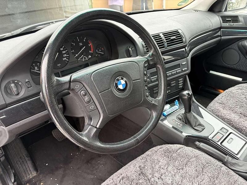 Gebraucht BMW 530 184 PS (135 kW) 2000 Silber Limousine