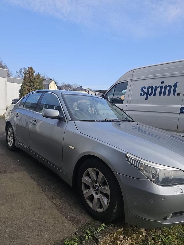 Gebraucht BMW 520 170 PS (125 kW) 2004 Grau Limousine
