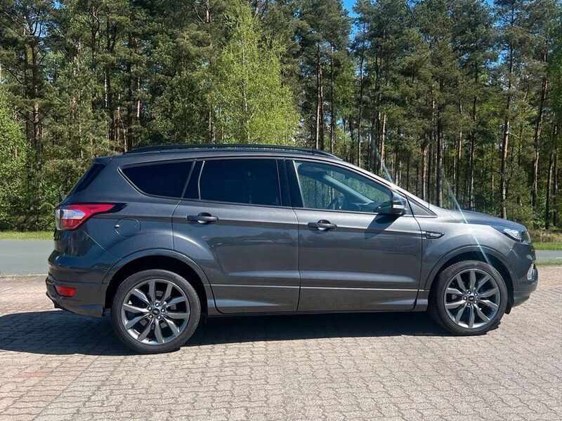 Gebraucht Ford Kuga ST-Line 150 PS (110 kW) 2019 Grau SUV