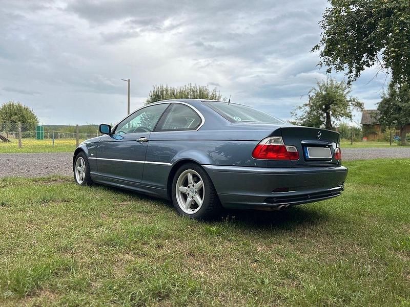 Gebraucht BMW 328 Basis 193 PS (141 kW) 1999 Blau Coupé