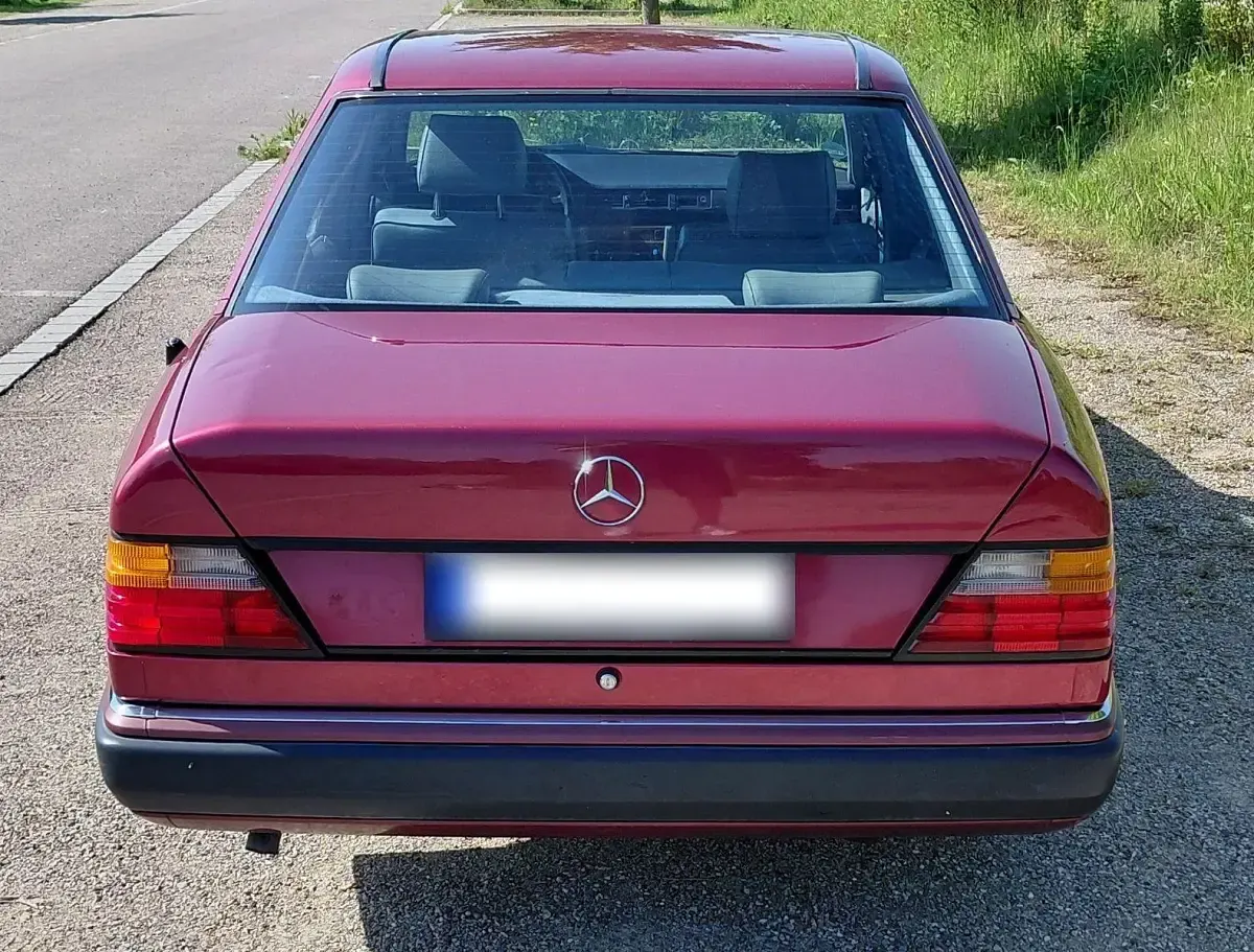 Gebraucht Mercedes 230 132 PS (97 kW) 1990 Limousine