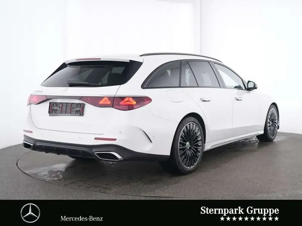 Gebraucht Mercedes E300 AMG 313 PS (230 kW) 2025 Unilack polarweiß Kombi