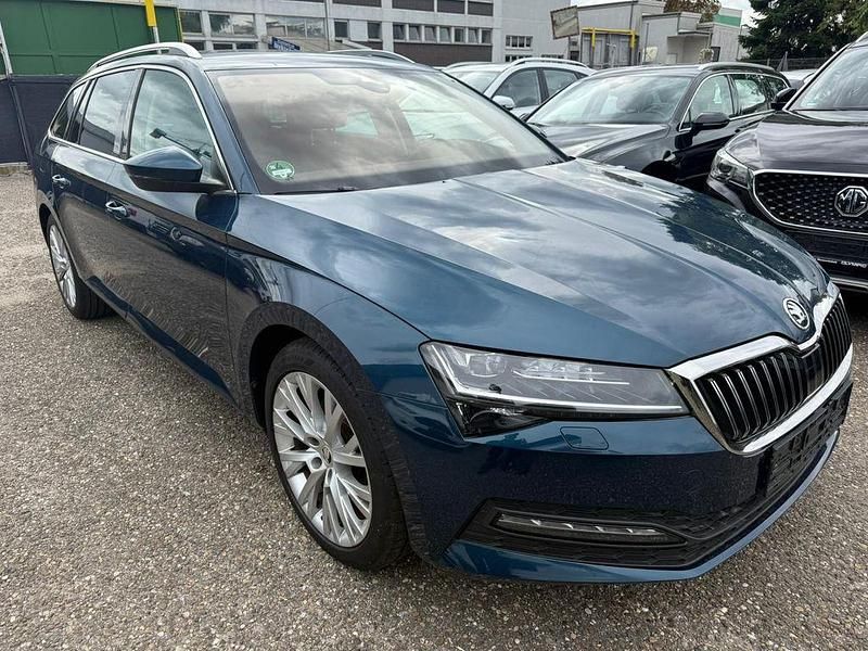Blau Gebraucht 2020 Skoda Superb Kombi | 14.637 € (Fairer Preis) - Bild 1/4