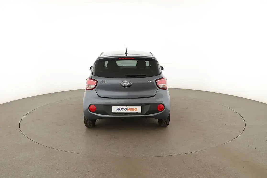 Gebraucht Hyundai i10 Trend 67 PS (49 kW) 2019 Grau Kleinwagen