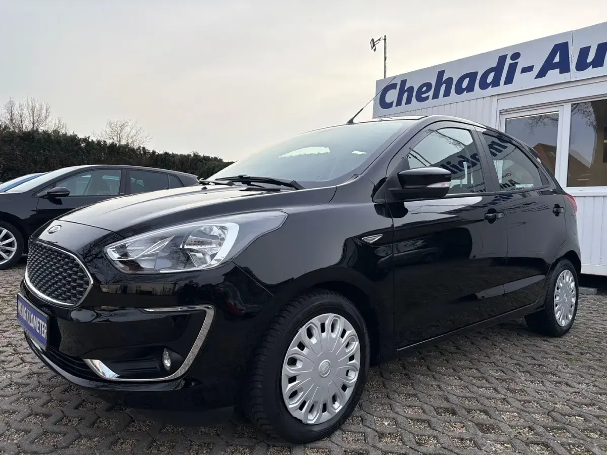 Gebraucht Ford Ka Plus Basis 71 PS (52 kW) 2018 Schwarz Kleinwagen