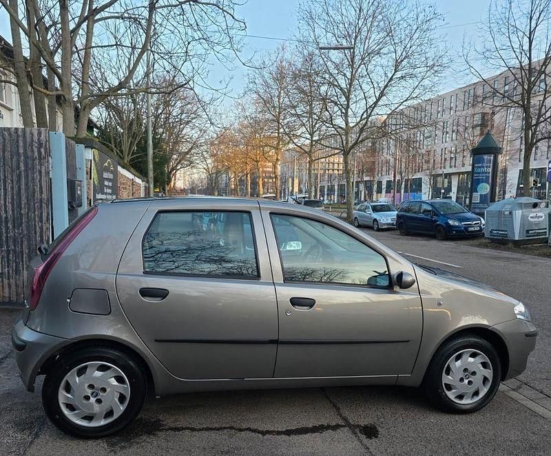 Gebraucht Fiat Punto Dynamic 60 PS (44 kW) 2005 Grau Kleinwagen