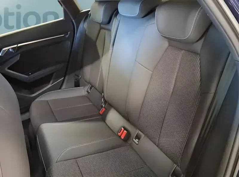 Gebraucht Audi A3 Sportback e-tron 272 PS (200 kW) 2025 Blau Kleinwagen
