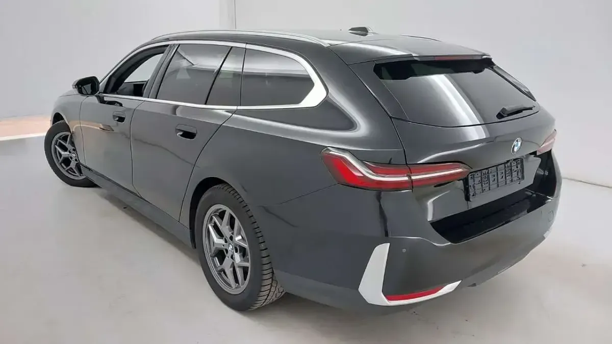 Używany BMW 520 197 KM (144 kW) 2024 Czarny Kombi