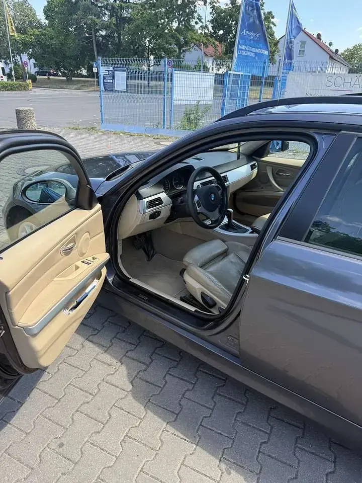 Gebraucht BMW 320 163 PS (119 kW) 2005 Grau Kombi