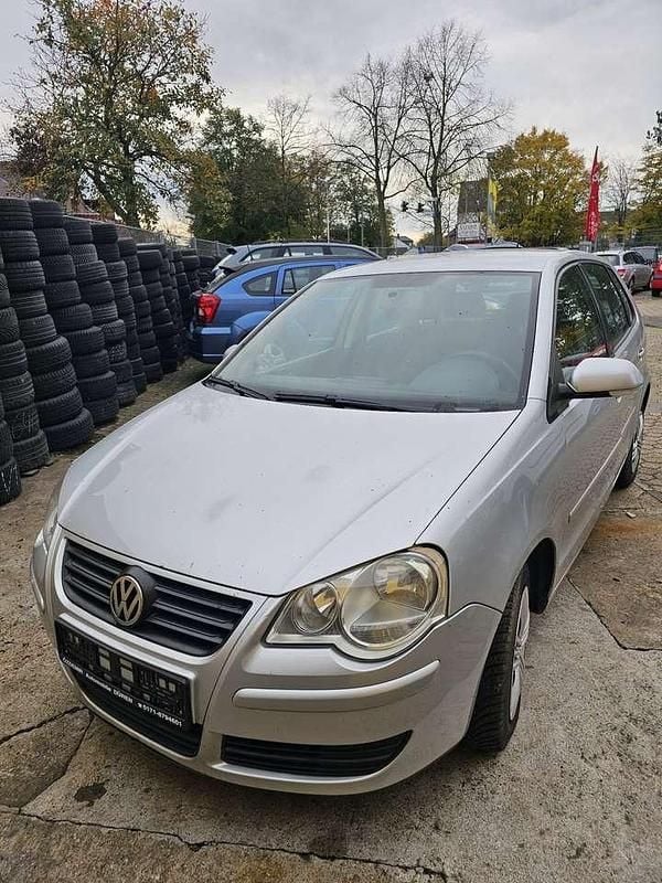 Grau Gebraucht 2007 VW Polo Limousine | 2.550 € (Fairer Preis) - Bild 1/4