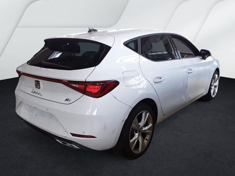 Gebraucht Seat Leon FR 150 PS (110 kW) 2024 Nevada weiss metallic Limousine