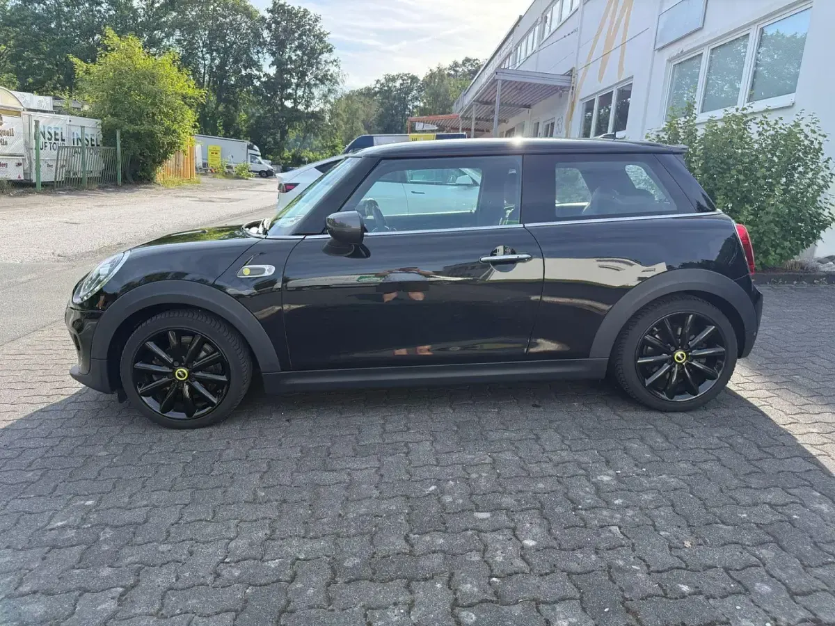 Gebraucht Mini Cooper SE 135 kW (184 PS) 2021 Schwarz Kleinwagen