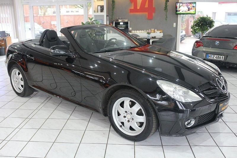 Second-hand Mercedes SLK200 184 CP (135 kW) 2009 Negru Cabrio